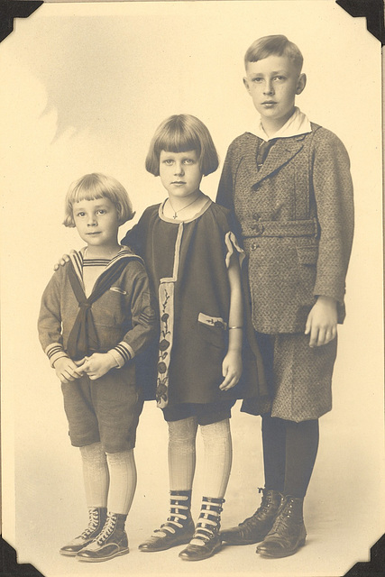 Richard, Doris and Carl Grossenbach, about 1924.