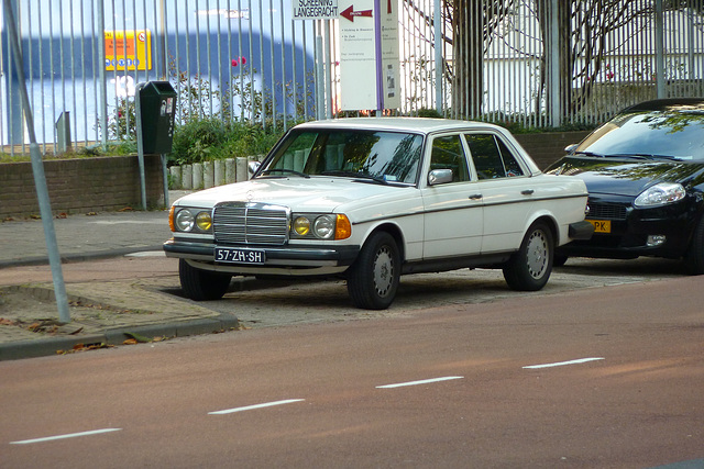 1985 Mercedes-Benz 300 D