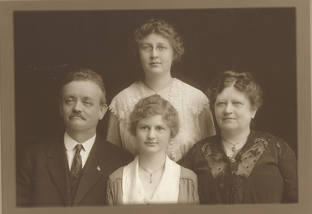 Grandma Anna Olsen Grossenbach, with parents, Carl and Julieana, and sister Margaret (Peg)