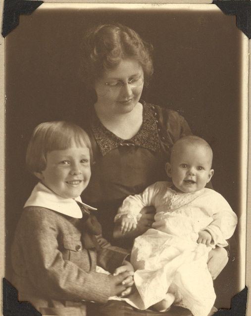 Carl, Ann and Doris Grossenbach, about 1918