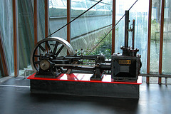 Old pump used by the Physics department of Leiden University
