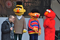 Serious Request/Glazen Huis – Take your picture with Bert & Ernie from Sesame Street