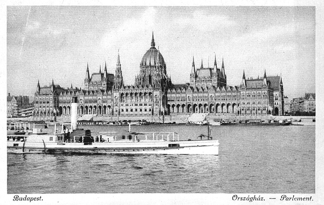 Old postcards of Budapest – Parliament