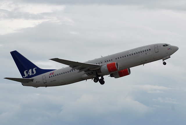 LN-RRU B737-883 SAS Norge