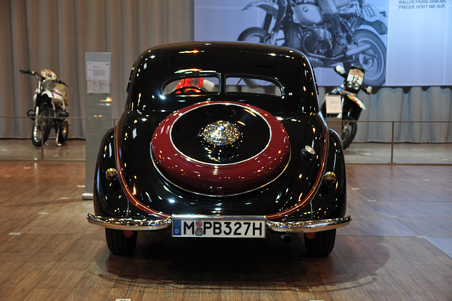 Techno Classica 2011 – 1939 BMW 327/28 Sports Coupe