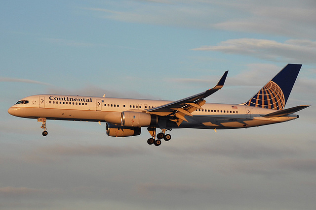 N17105 B757-224 Continental Airlines