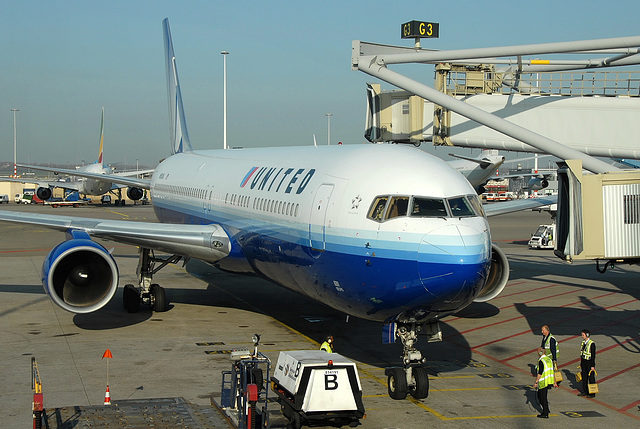 N651UA Boeing 767-322ER United Airlines