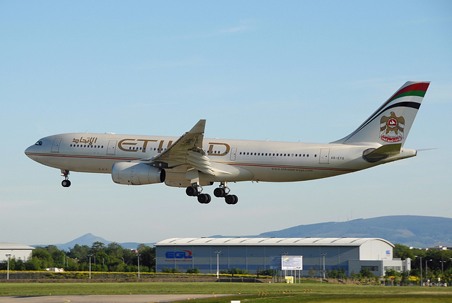 A6-EYG A330-243 Etihad Airways