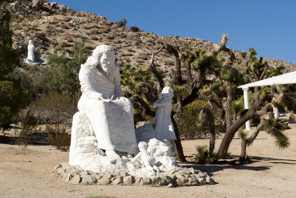 Yucca Valley Desert Christ Park (034)