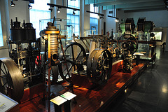 Museum Boerhaave – Pumps to make ultra-low temperature