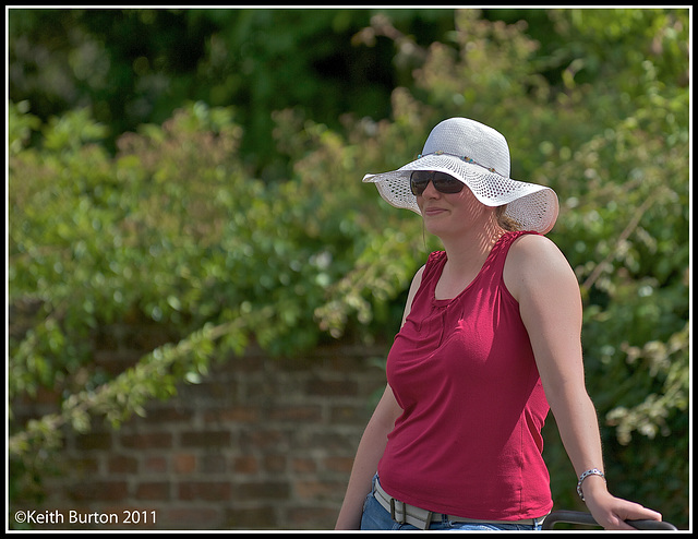 Lady in floppy hat........