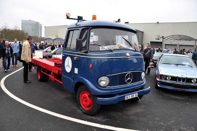 Techno Classica 2011 – Mercedes-Benz 319 car transporter