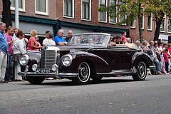 Leidens Ontzet 2011 – Parade – 1955 Mercedes-Benz 300 S Roadster