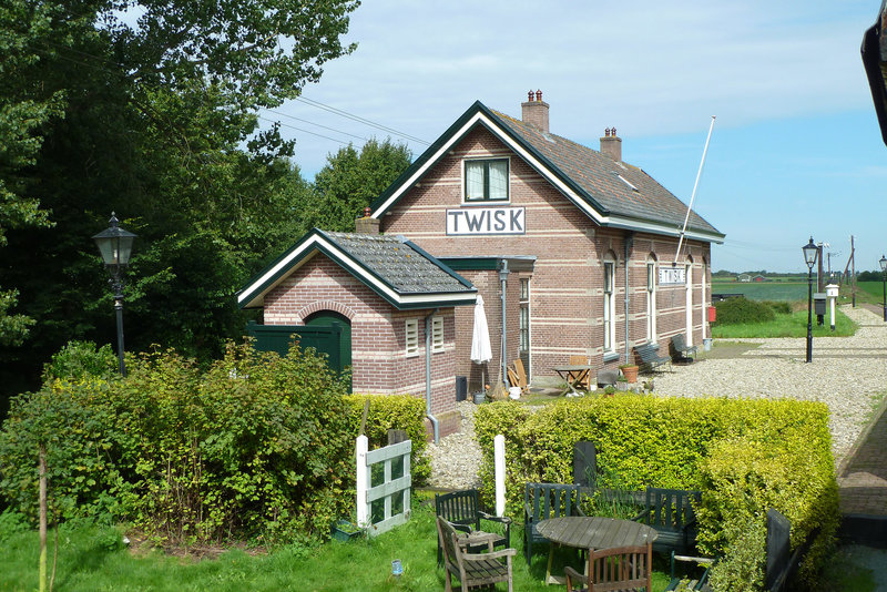 Travelling with the steam tram from Hoorn to Medemblik – Twisk station