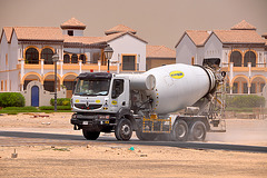 Dubai 2012 – Renault cement truck
