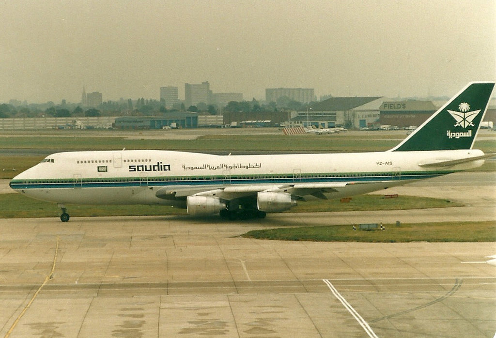 HZ-AIS B747-368 Saudia