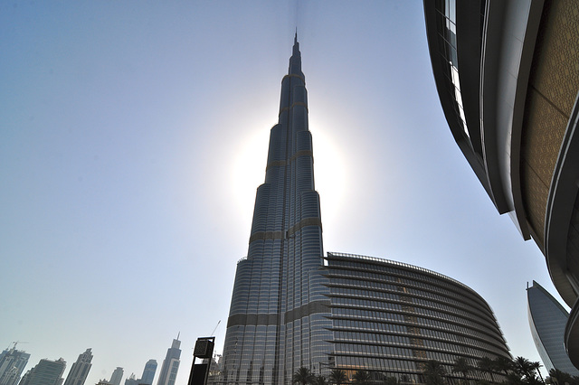 Dubai 2012 – Sun hiding behind the Burj Khalifa