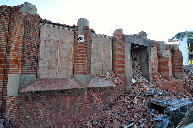 Demolition of the Van der Klaauw Lab