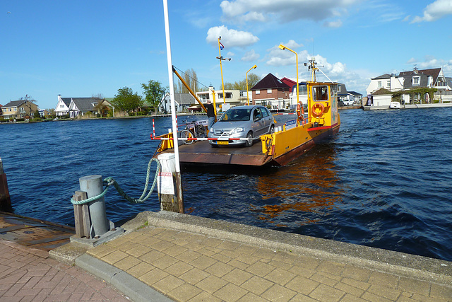 The ferry at Roelofsarendveen