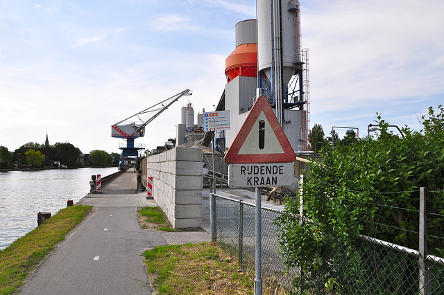 Riding crane