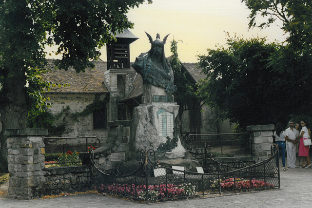 Barbizon in France – War monument Le Gaulois