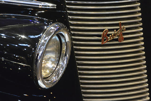 Techno Classica 2013 – 1937 Buick Special Coupé V8