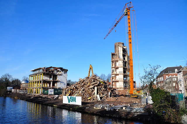 Demolition of the Van der Klaauw Laboratorium Demolition of the Van der Klaauw Laboratorium