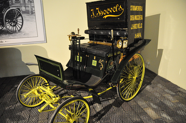 Louwman Museum – 1894 Benz 3-HP No. 1 Ideal Van