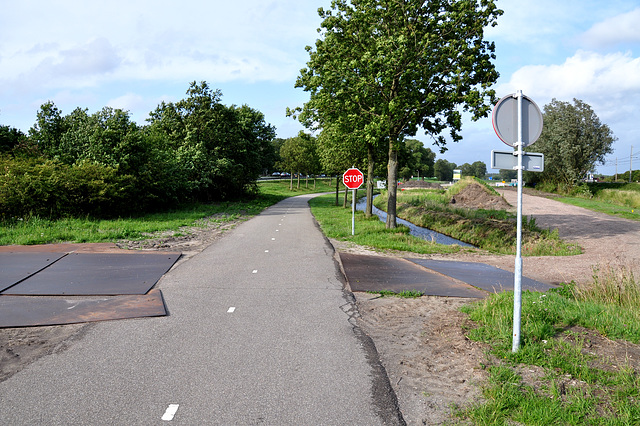 Stop – so that you are overrun by building-works traffic