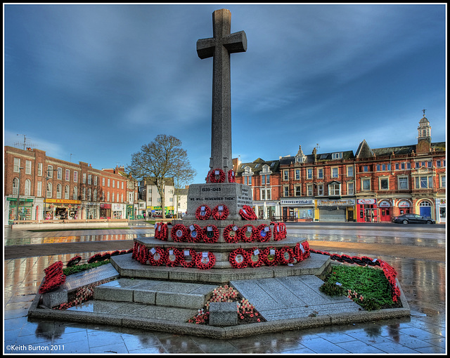 Exmouth War Memorial - Colour version