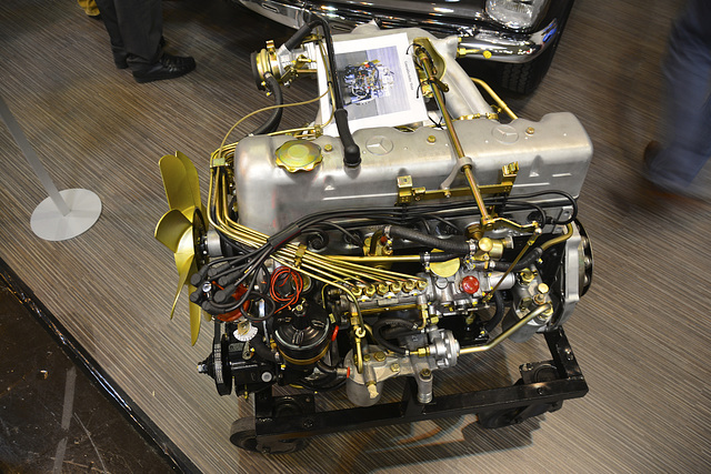 Techno Classica 2013 – Mercedes-Benz six cylinder engine