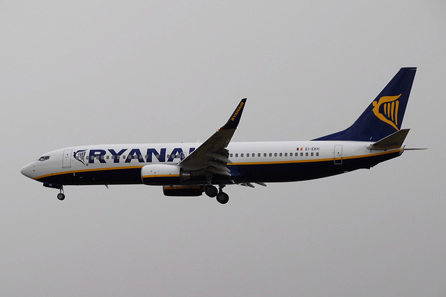 EI-EKH B737-8AS Ryanair