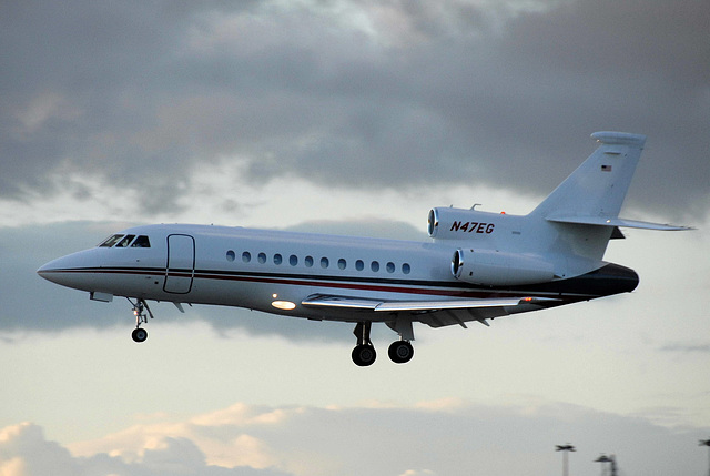 N47EG Falcon 900