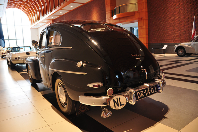 Louwman museum – 1952 Volvo PV444 CS