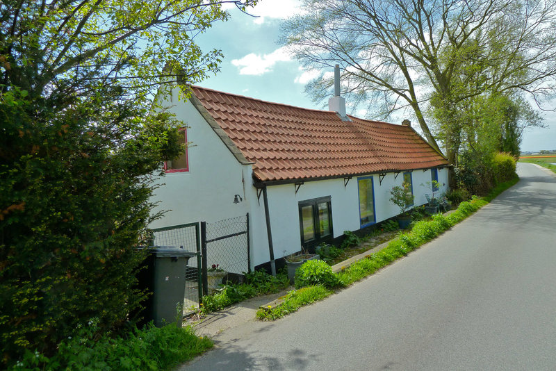 Old house on the canal from Haarlem to Leiden