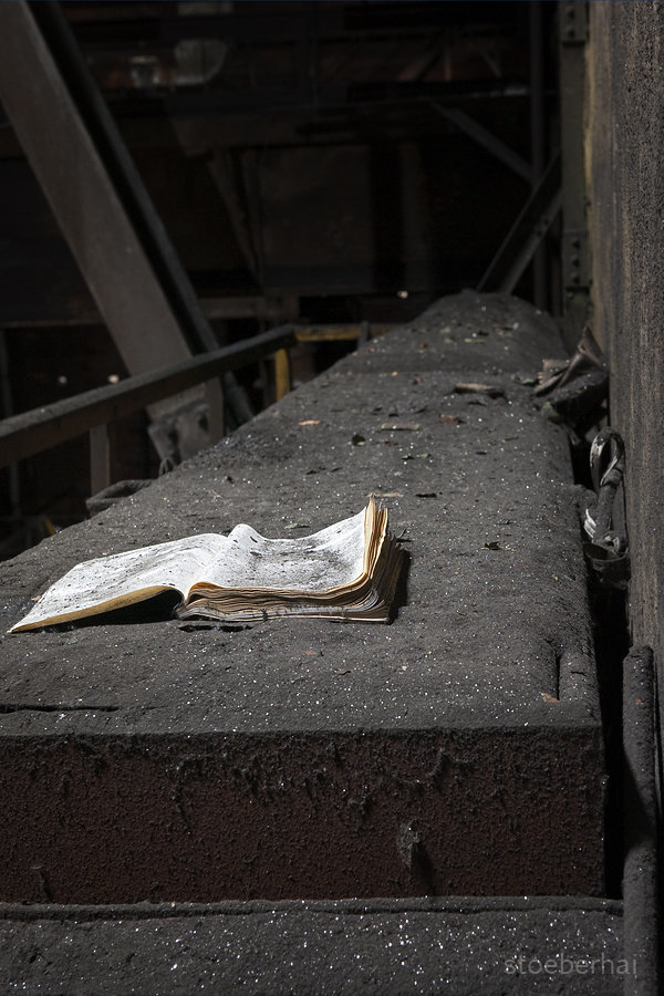 Soot, dust and an old book in Maxhütte
