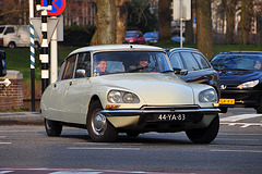1973 Citroën DS 20 on the move