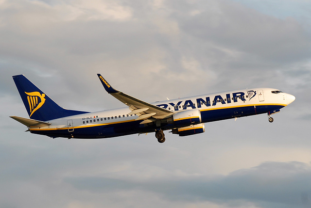 EI-DLX B737-8AS Ryanair