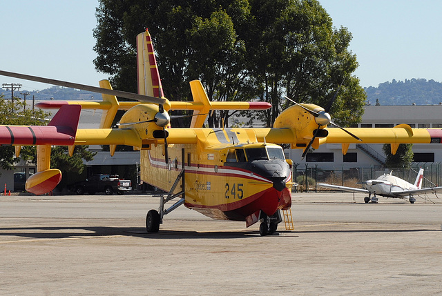 C-GQBG CL-415 Quebec Government