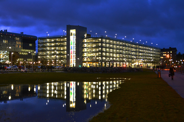 Parking garage