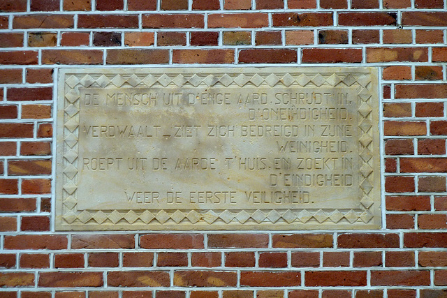 Gable stone in Haarlem-Noord