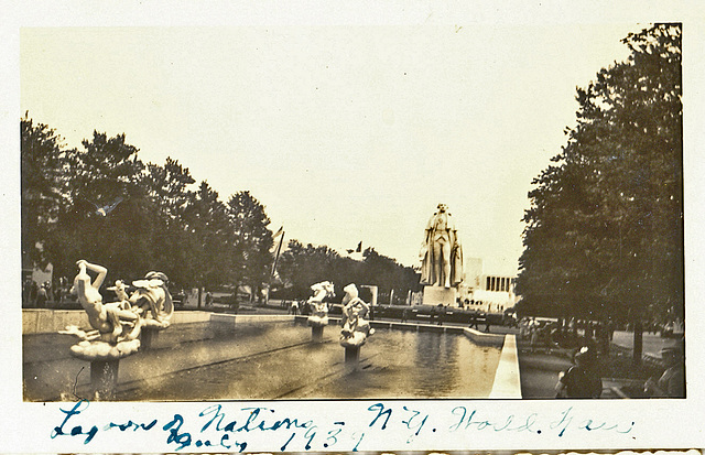 Lagoon of Nations and George Washington statue.  1939 World's Fair, NYC