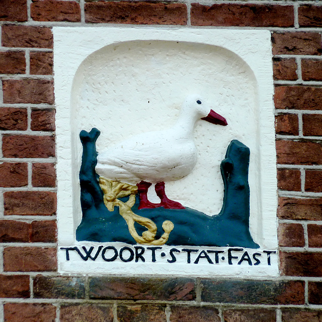 Enkhuizen – Gable stone 't Woort Stat Fast