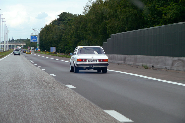 France 2012 – 1976 Mercedes-Benz 300 D