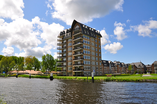 New neighbourhood on the banks of the Vliet