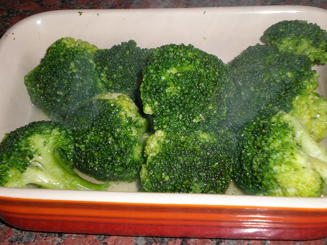 Steaming broccoli