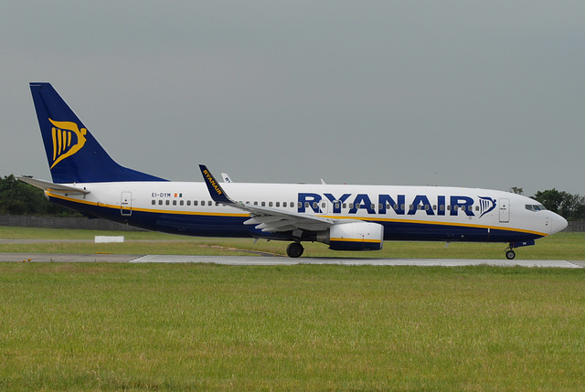 EI-DYM B737-8AS Ryanair