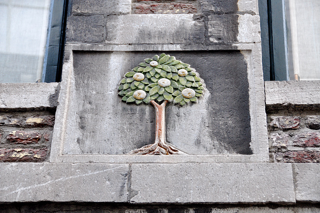 Gable stone of a tree