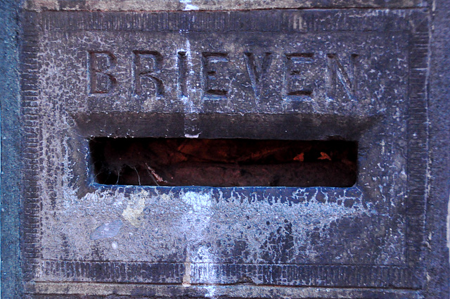 Letter box on the Hogewoerd in Leiden