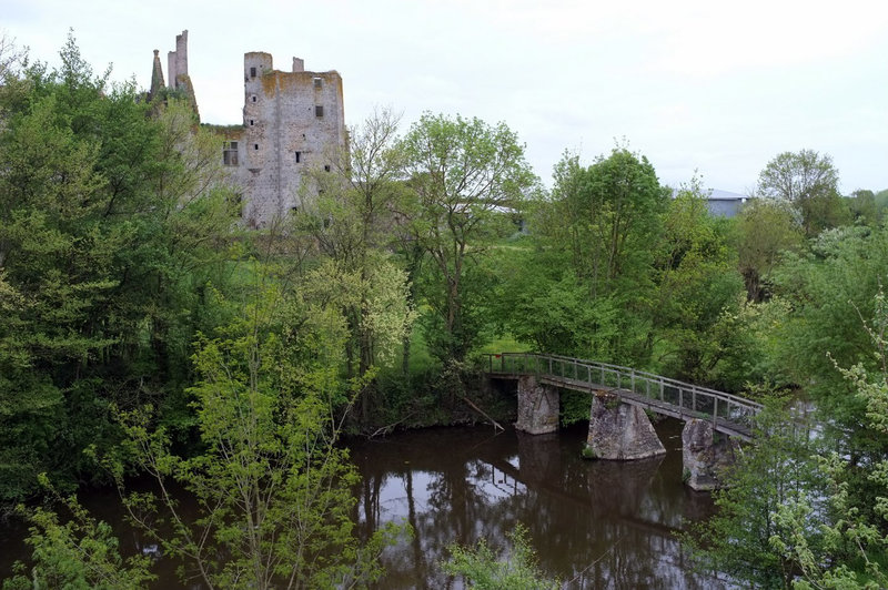 Le Thouaret et le Château de Glénay - Deux-Sèvres